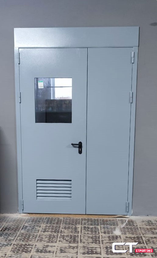 Дверь двупольная металлическая с вентиляционной решеткой и остеклением 300х600