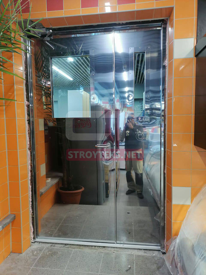 ДМ-2 Дверь металлическая двупольная из нержавеющей стали с остеклением 400х600